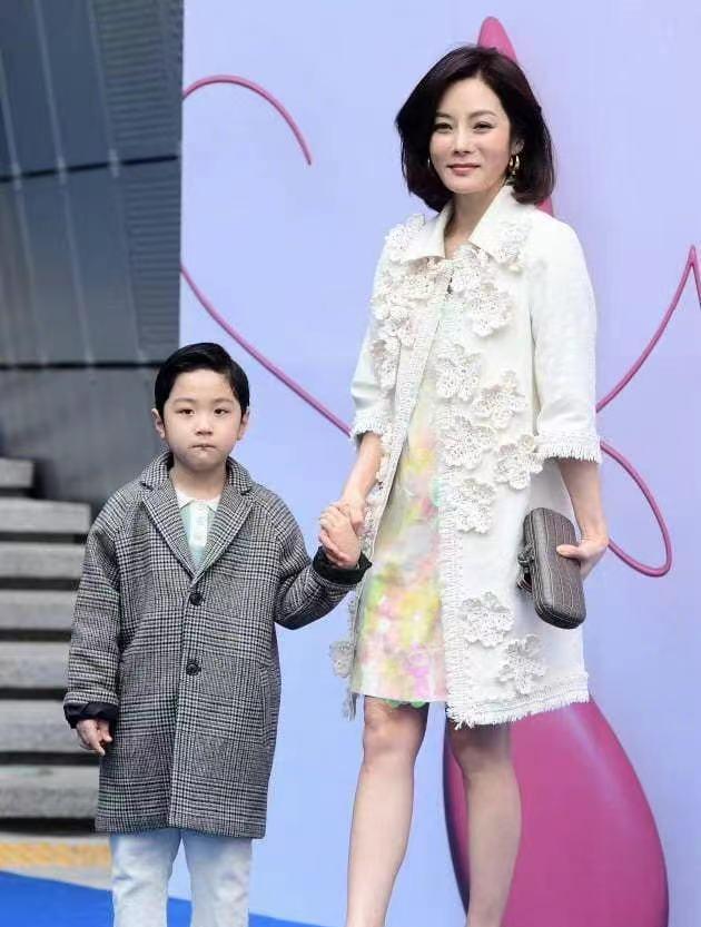 蔡琳高梓淇离婚_蔡琳容貌变化_蔡琳婚礼图片